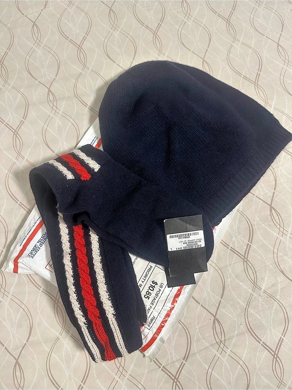Gucci Wool Vertical Stripe Beanie Black & Red - Picture 3 of 3